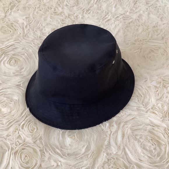 Dior Hat - Picture 2 of 7